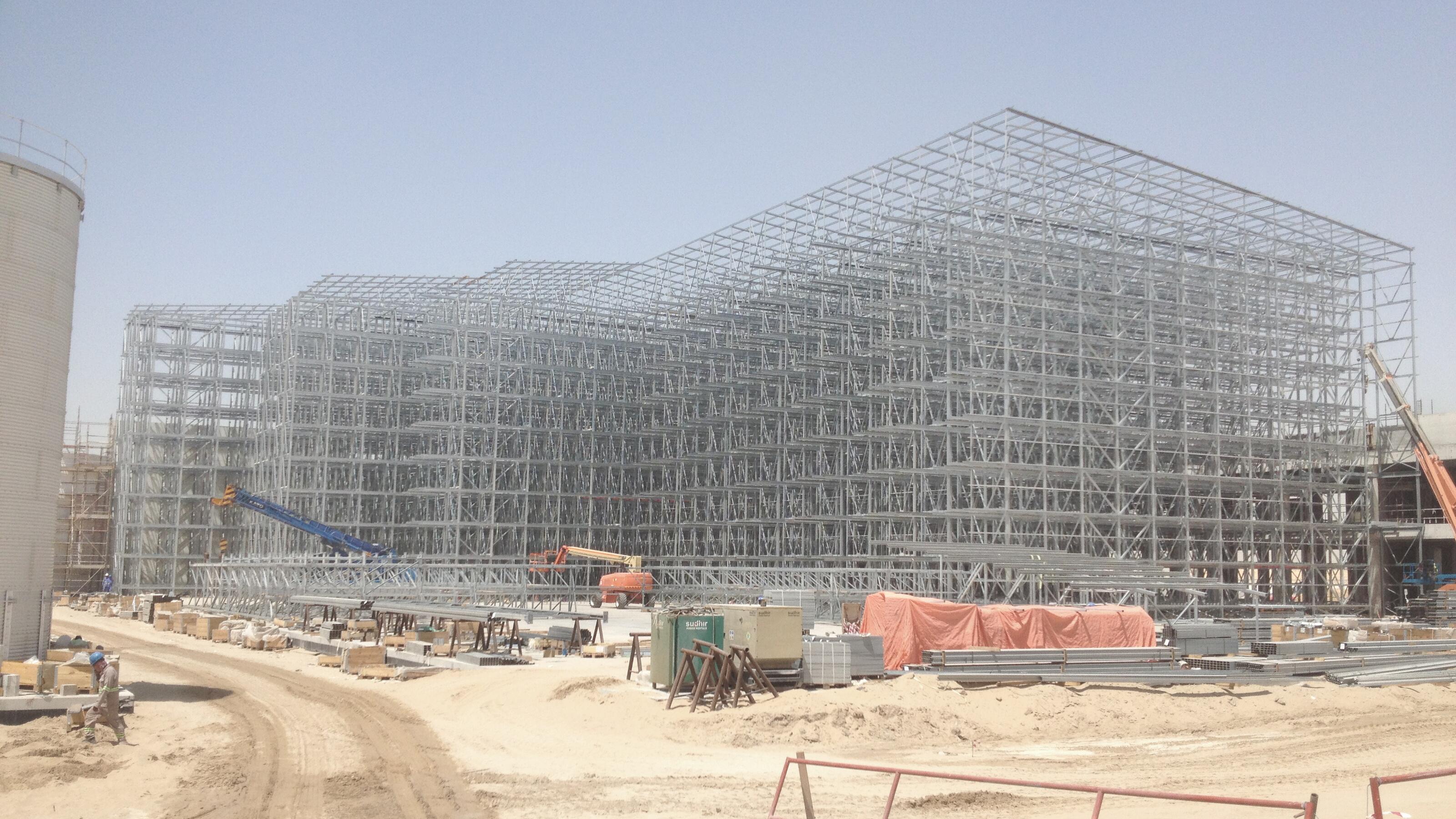 The design and construction of automatic high-bay warehouses for pallets in silo design requires experts. 